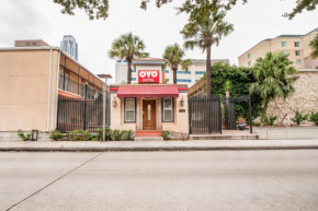 Отель OYO Hotel & Apartments Houston Galleria  Хьюстон